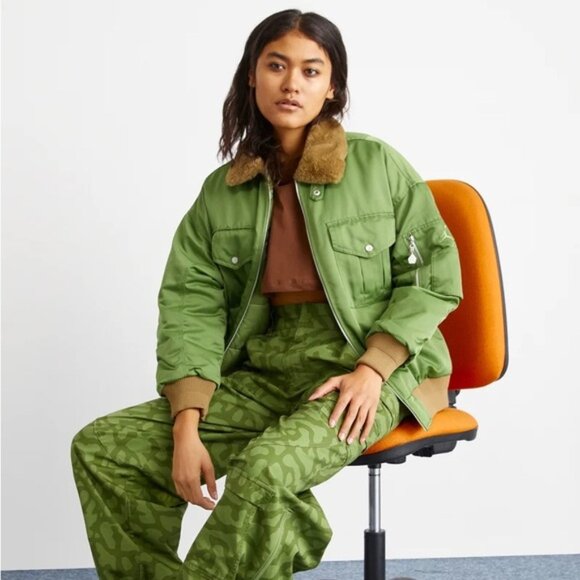 Nike Air Jordan Renegade Women's Jacket - Picture 6 of 16